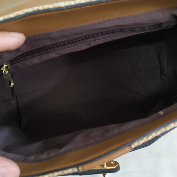 Jude Sling Bag - Picture 5 of 11